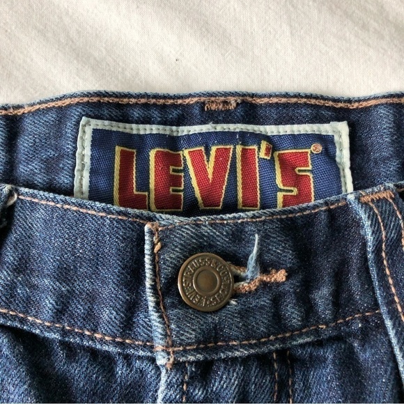VINTAGE Leviās Denim Distressed Cutoff Shorts - Picture 2 of 10